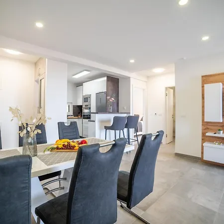 Luxury Karigo 5 Lejlighed Makarska