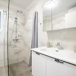 Luxury Karigo 5 Apartment