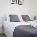 Luxury Karigo 5 Apartment *