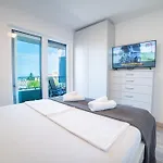 Luxury Karigo 5 Apartment
