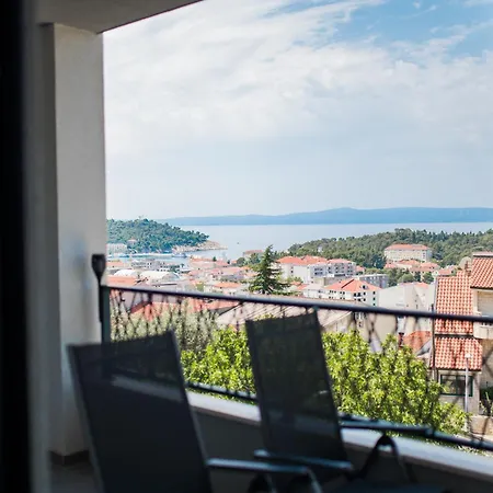 Luxury Karigo 5 Апартаменти *