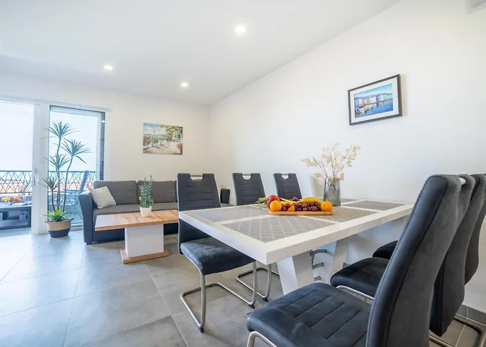 Luxury Karigo 5 * Makarska