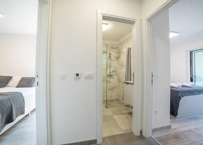 Luxury Karigo 5 Apartment