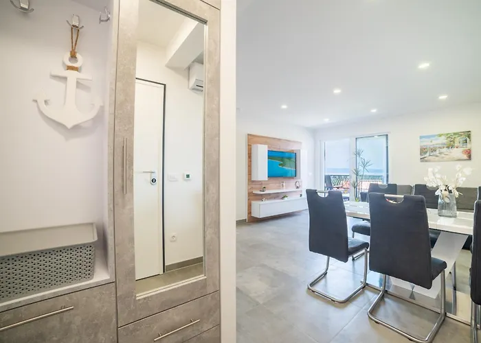 Luxury Karigo 5 Apartment