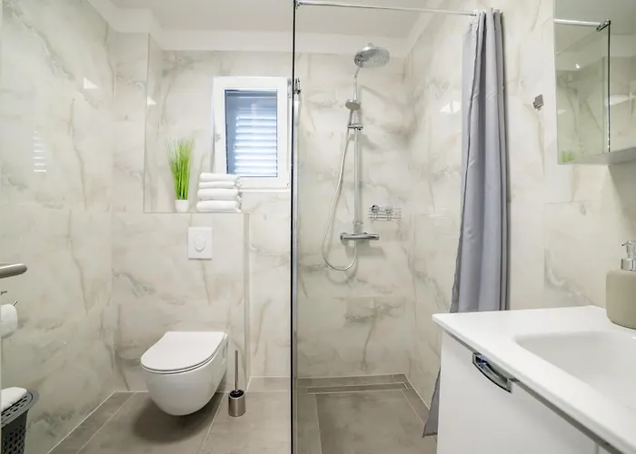 Luxury Karigo 5 Apartment *