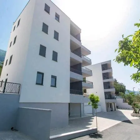 Luxury Karigo 5 * Makarska