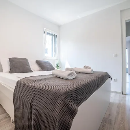 Luxury Karigo 5 Makarska